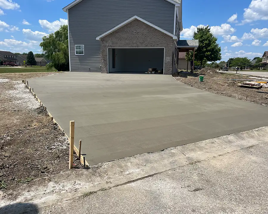 Armstrong Flatwork - Concrete flatwork services, Concrete Driveway, past projects - Belleville, IL