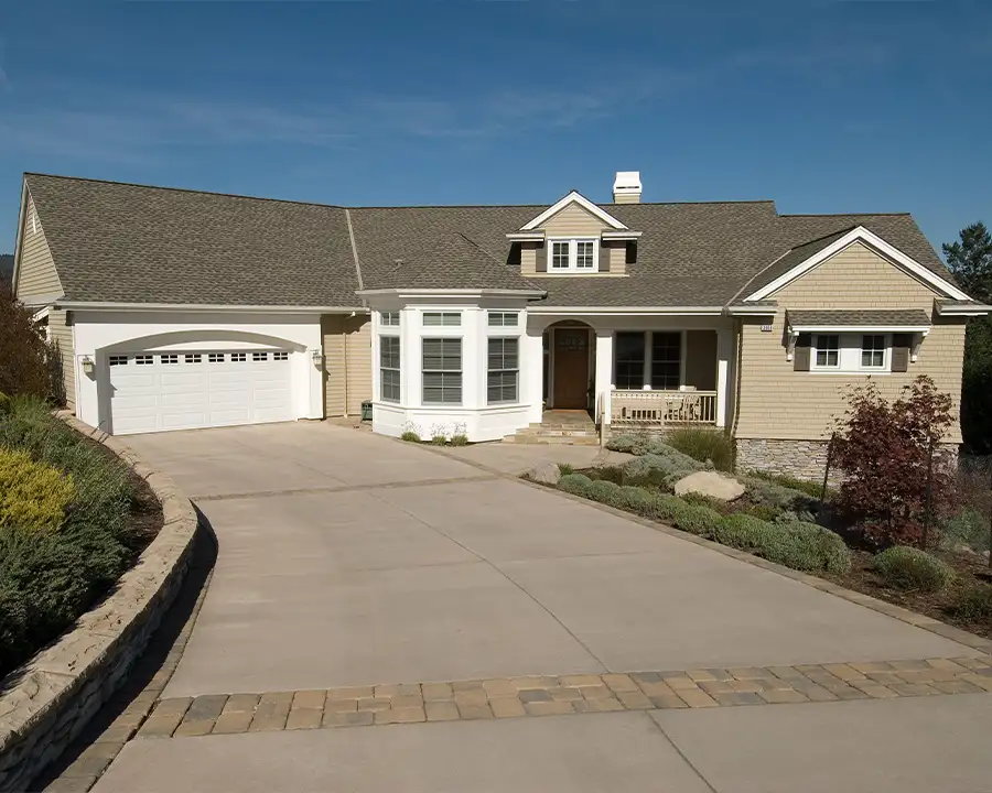 Concrete services, beautiful ranch style home with unique driveway and sidewalk - Belleville, IL