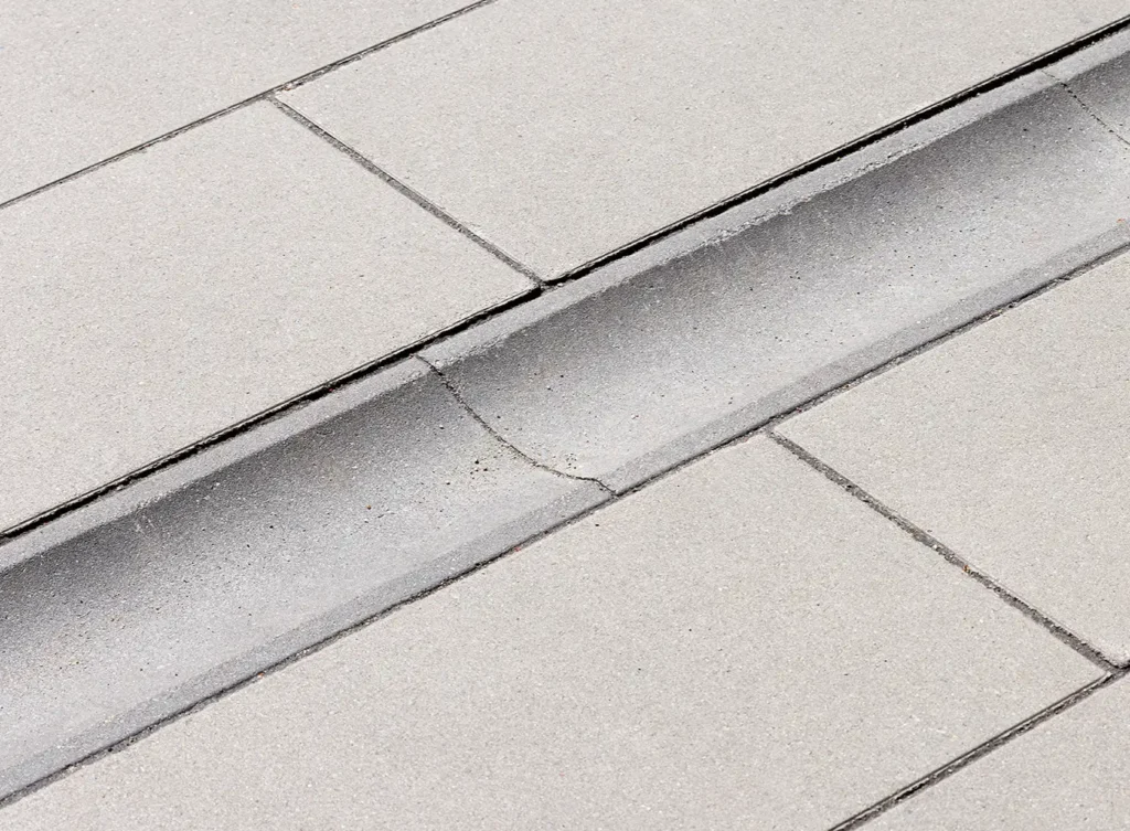 Armstrong Flatwork - Edwardsville IL - Concrete Gutters