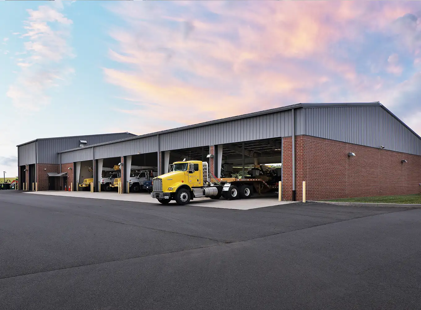 Armstrong Flatwork - Columbia IL - Commercial Garage Concrete Flooring Services