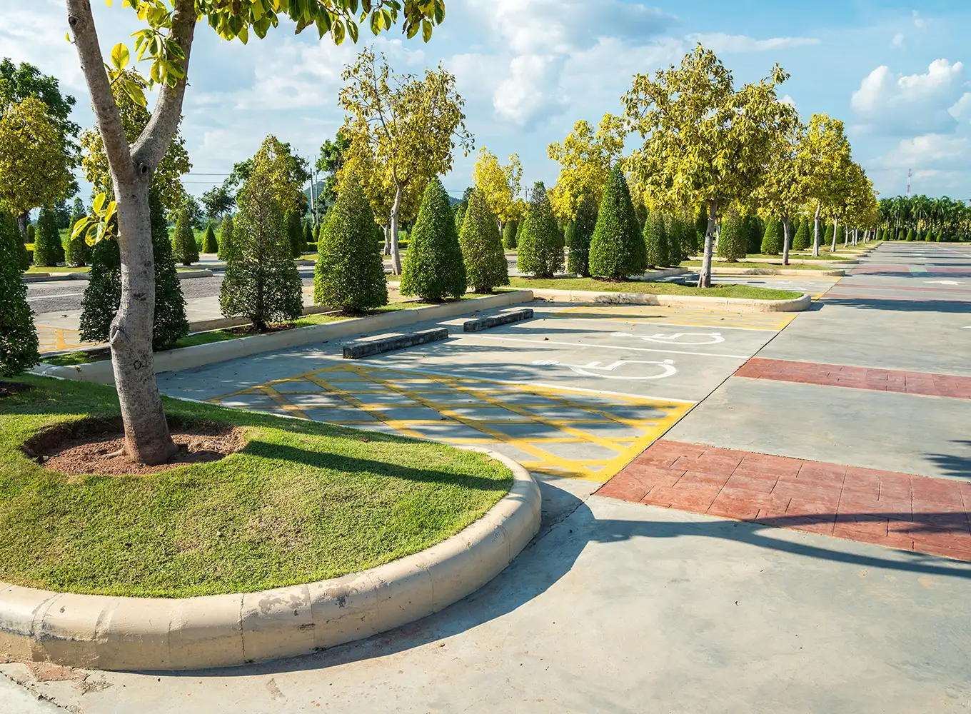 Armstrong Flatwork - Waterloo IL - Commercial Garage Concrete Parking Lots