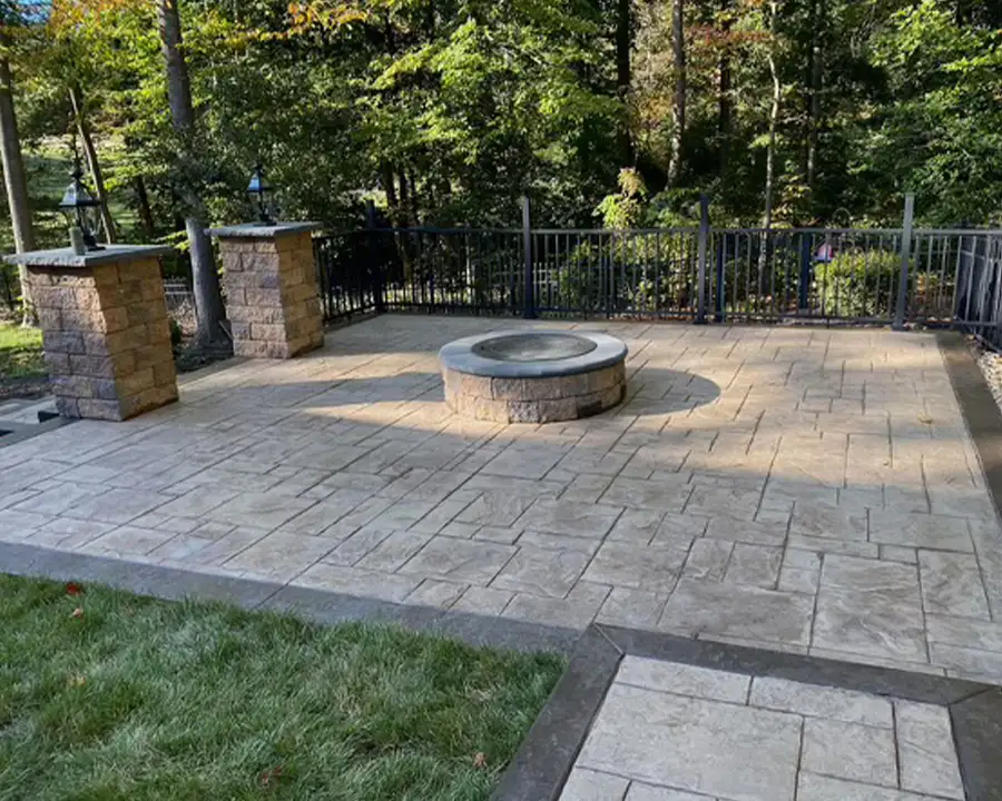 Armstrong Flatwork - Chesterfield, MO - concrete backyard patio